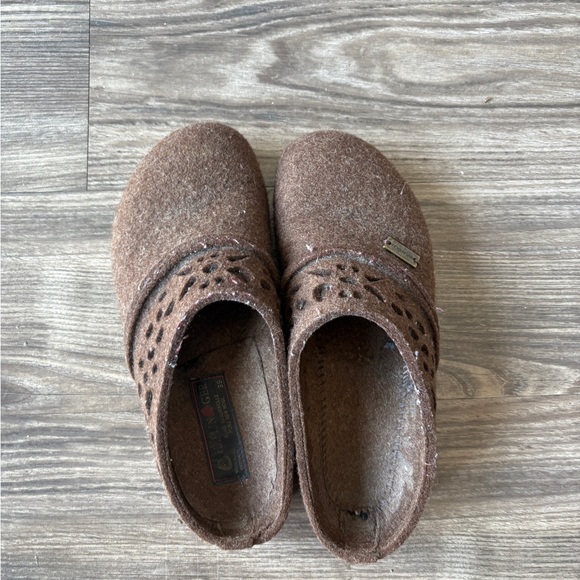 Haflinger Brown Slippers - Picture 1 of 4